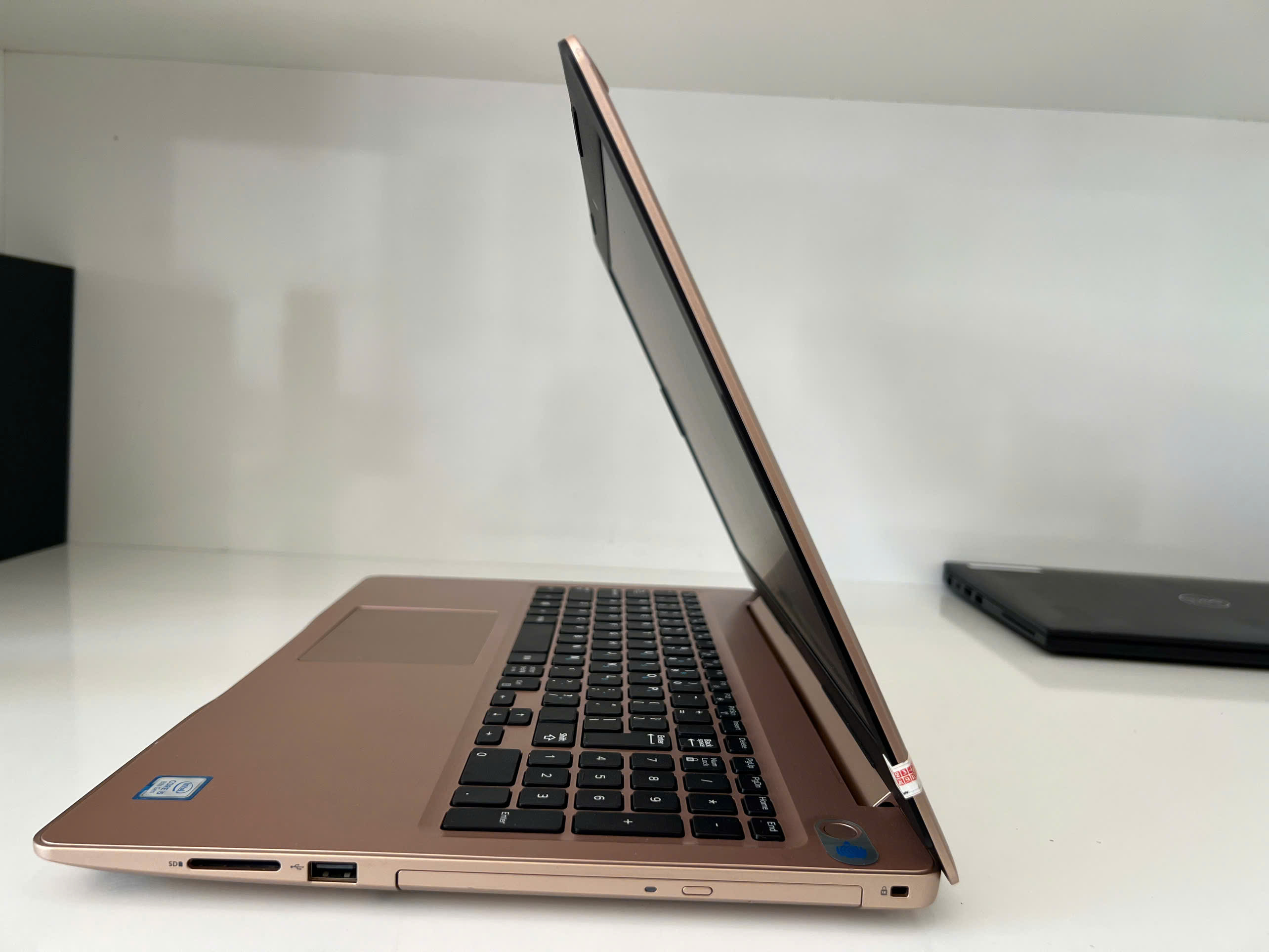DeLL Ins 5570